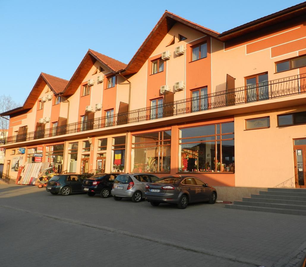Hotel Condor Oravita Buitenkant foto