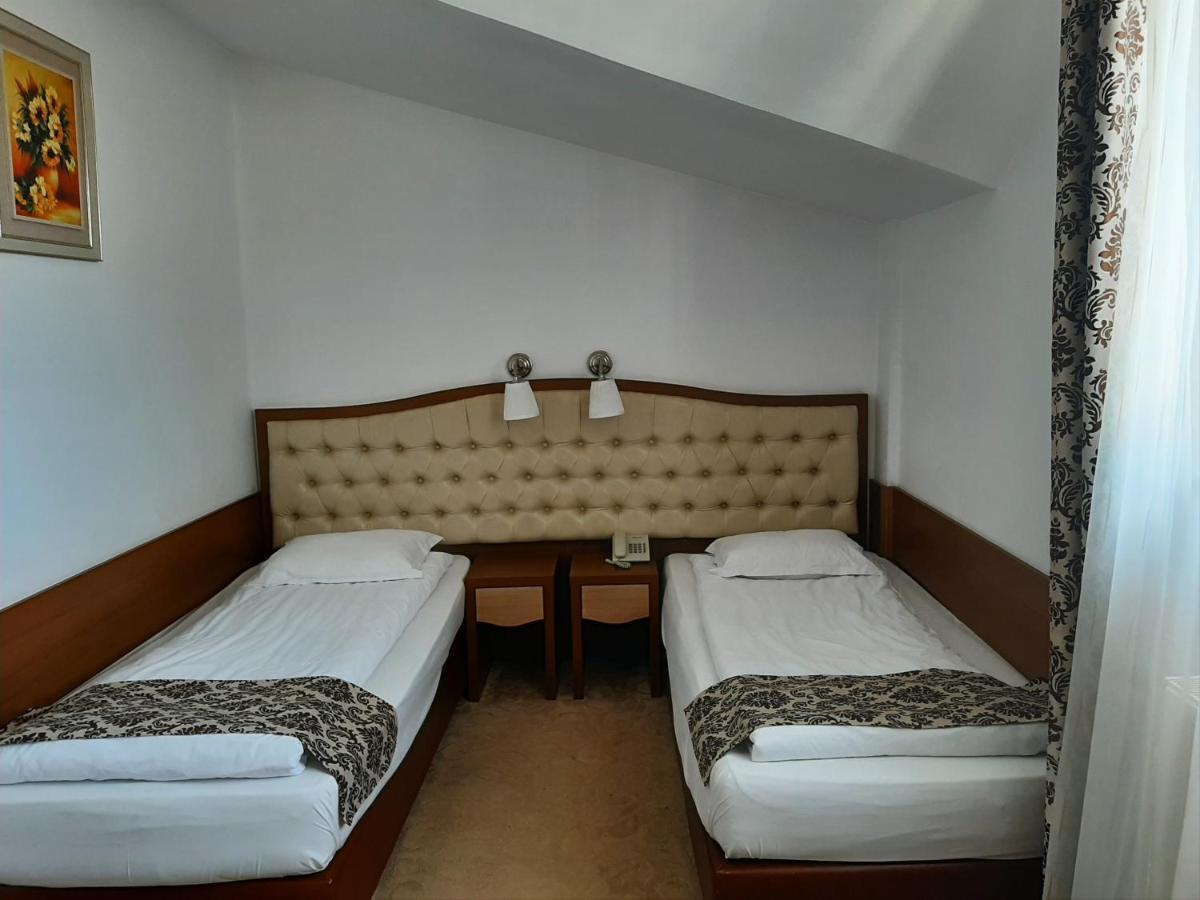 Hotel Condor Oravita Buitenkant foto